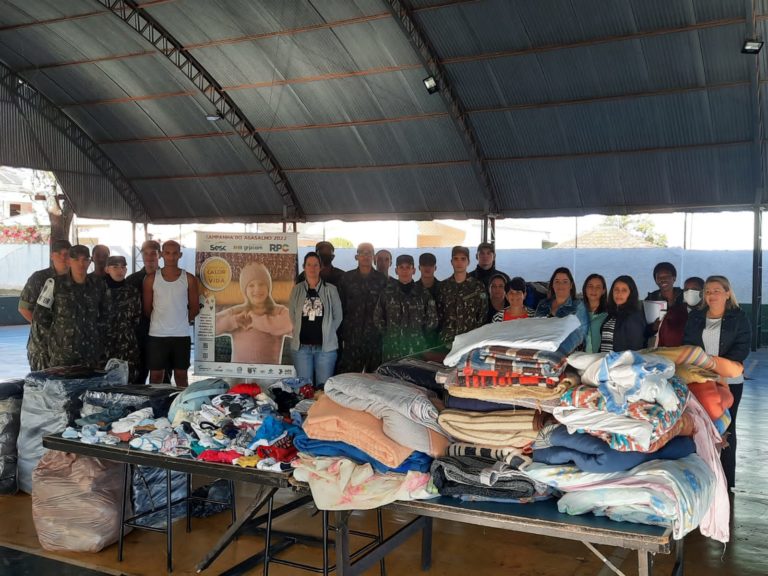 Bazar Solidário do TG distribui agasalhos
